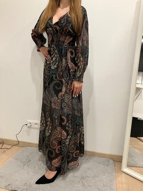 Krásne spoločenské šaty, s