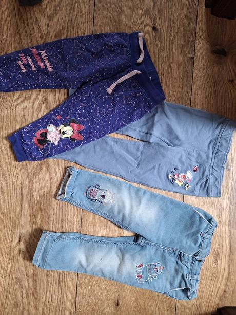 Rifle, tepláky.. veľkosť sedí na 86, 86