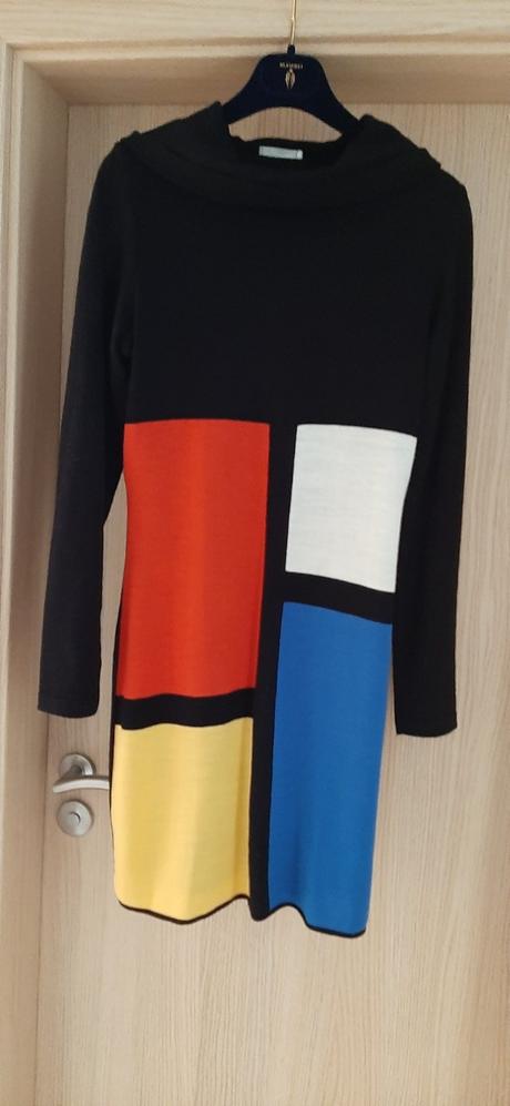 Dámske pletené šaty, m