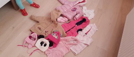 Kabáty, vesty, ciapky, 68–80