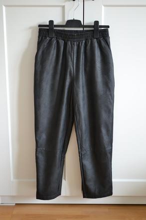 Čierne kožené nohavice l, l