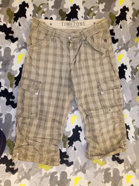 Trištvrťové nohavice, 32