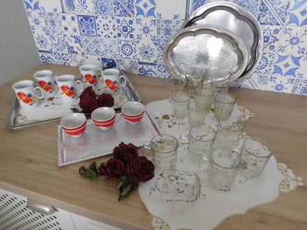 Porcelánové šálky zostatkové,tácne,miska,, 