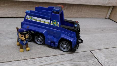 Figurka case s vozidlom, 