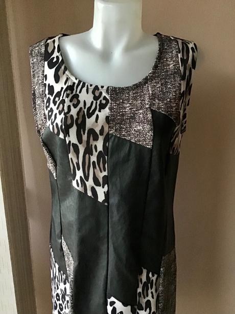 Krásne šaty kombinovane s koženkou/nav4, 42 / 44