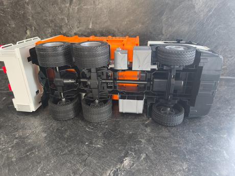 Bruder rôzne autá a doplnky - super stav, 