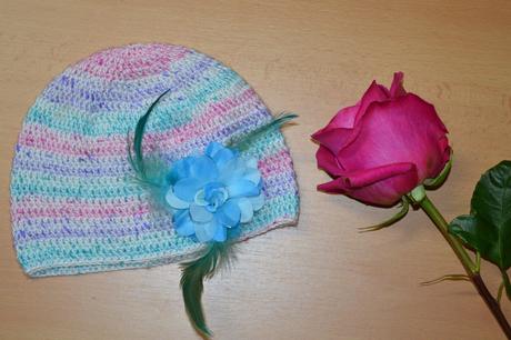 Háčkovaná čiapočka s kvetom, <50 - 158