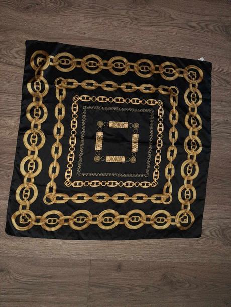 Saténova šatka, columbia