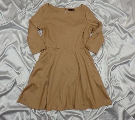 Kvalitné béžové šaty, atmosphere,44