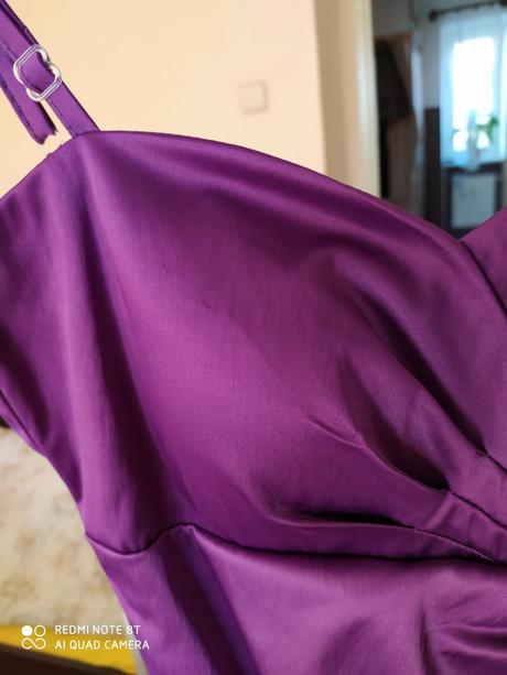 Cyklamenové spoločenské šaty, s