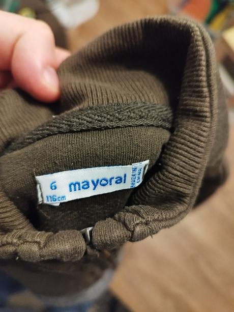 Mikina zn. mayoral v. 116 (2 kusy po 8 eur), mayoral,116