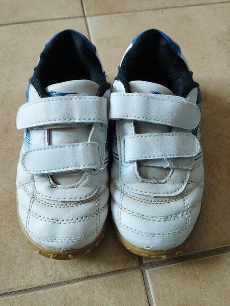 Tenisky na telesnú výchovu, 30