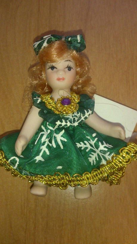 Malá krojová bábika, 