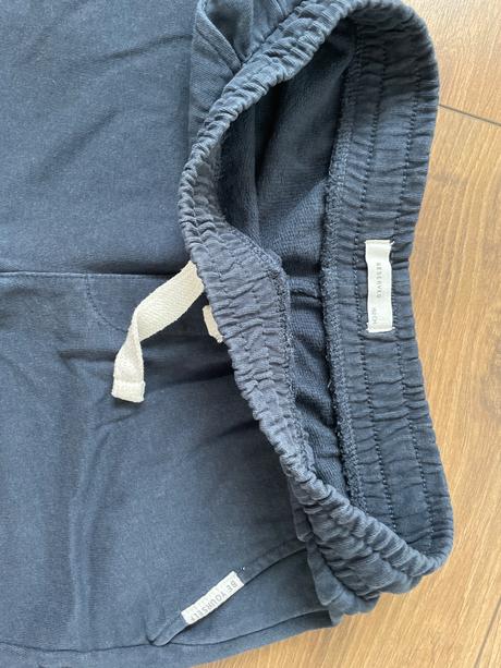 Kratasi, reserved,152