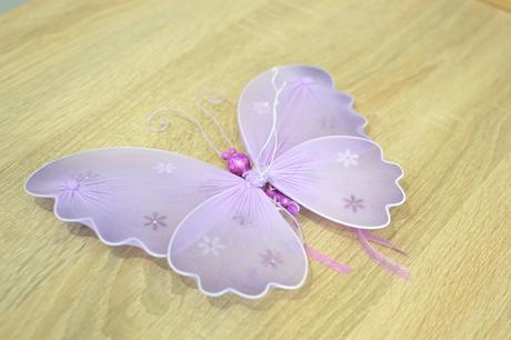 Fialový motýľ dekorácia, 