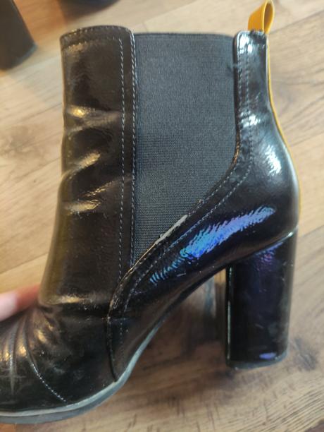 Čižmičky, baťa,37