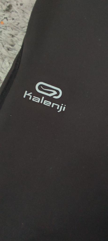 Hrejivé funkčné bežecké legíny, decathlon,152