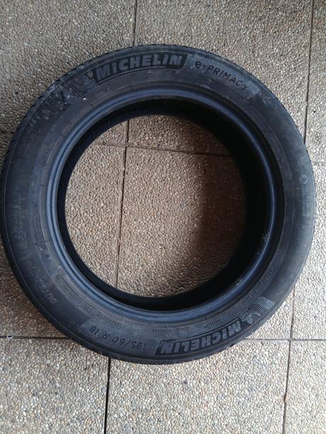 Letné pneumatiky 195/60 r18, 