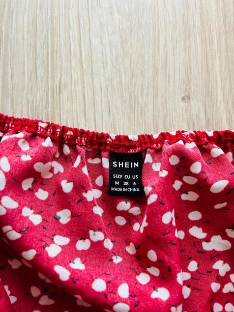 Krásny letný komplet sukne a topu značky shein, 