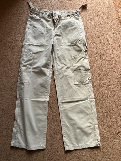 Kapsacove nohavice 34, pull&bear,34