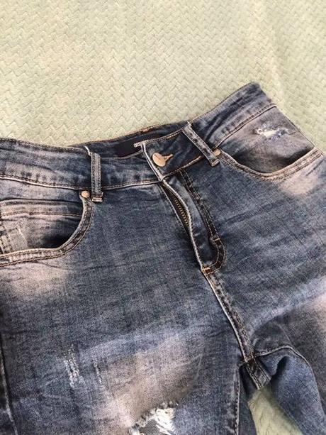 Roztrhané rifle, xs