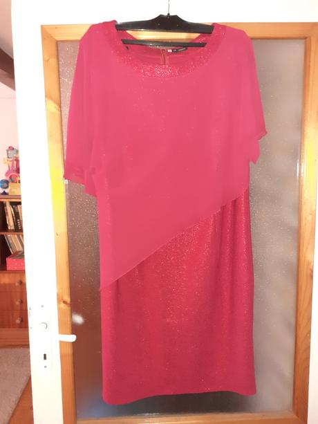 Šaty na slávnostnú príležitosť, 54