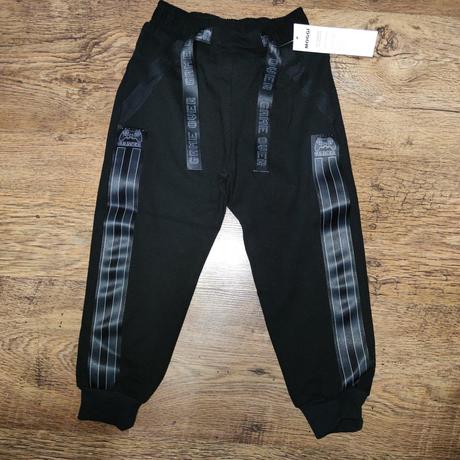 Tenké tepláky, 122