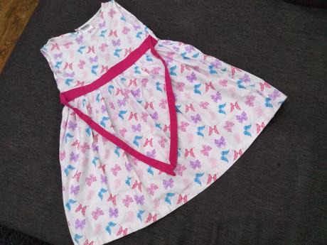 Šaty s motylikami, avon,110