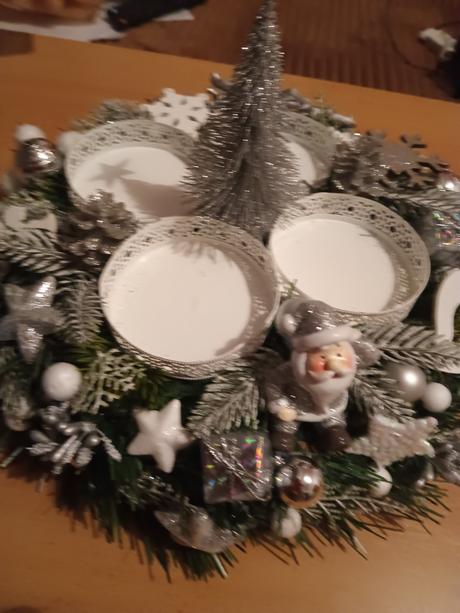 Ikebana na 4 veľké sviečky,