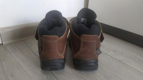 Outdoorová obuv, 30