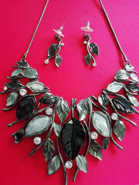 Bižutéria set na blúzku, košeľu, 