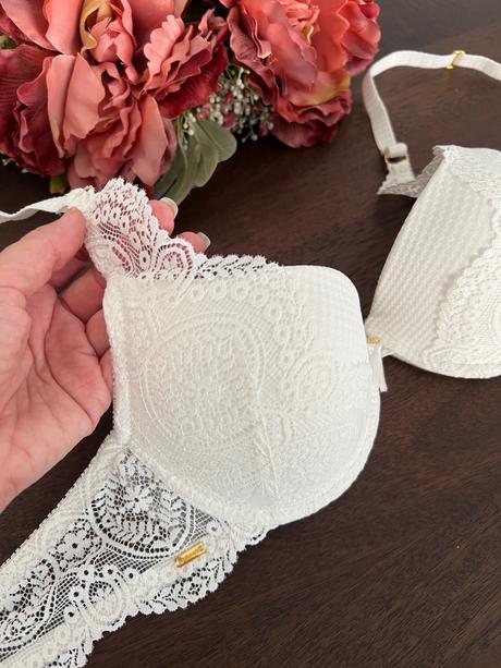 Podprsenka 85b stala 100 eur, 85b