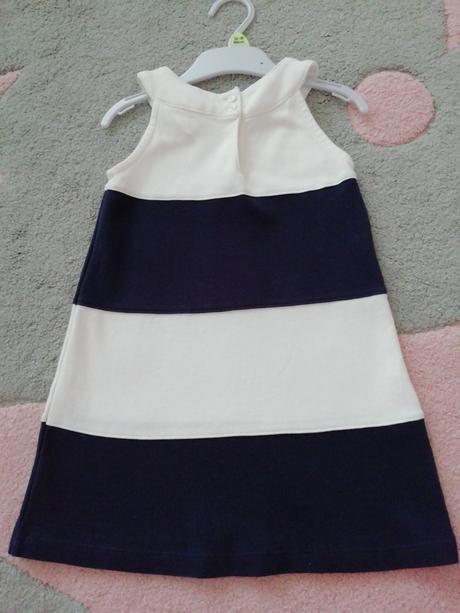 Nádherné šaty top stav, 98