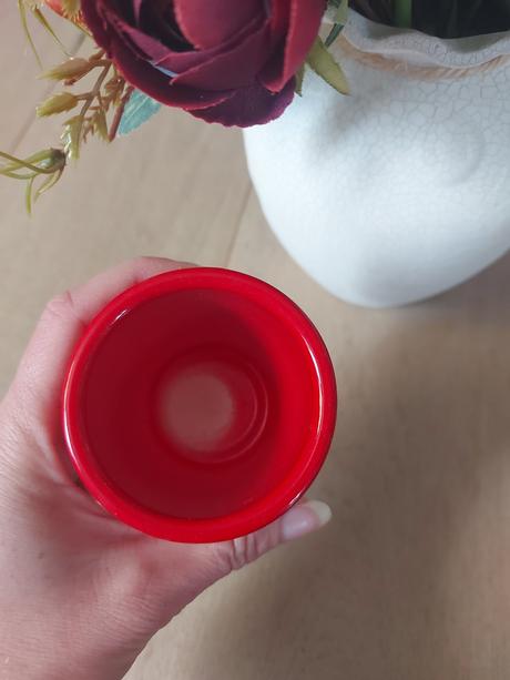 Malý keramický kvetinač,