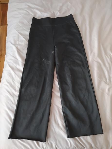 Čierne tepláky rovný strih, 158