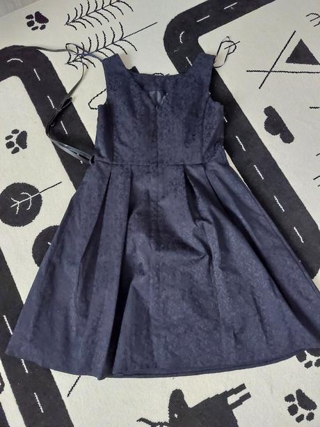 Vzorovane saty s opaskom, f&f,42