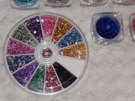 Ligôtky, trblietky na nechty a kreatívne práce,