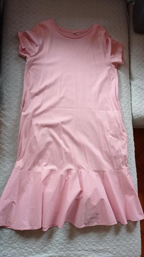 Ružové šaty s vreckami a volanom, m