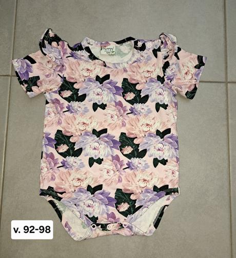 Dievčenské body s volánmi, 92