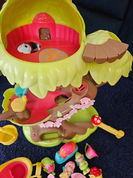 Domcek s prislusenstvom, 