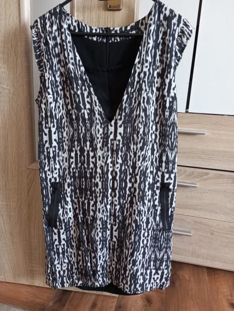 Šaty čierno biele s vreckami, xl