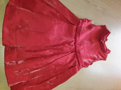 Elegantne saty oblecene len raz, lindex,122