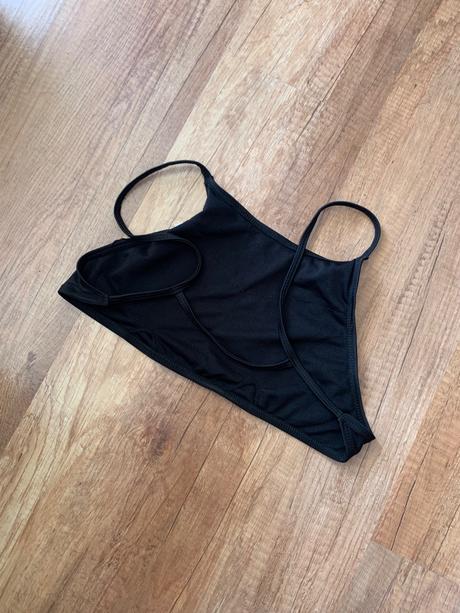 Dievcenske plavky, 152