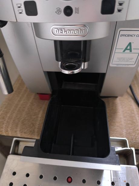 Automatický kávovar delonghi magnifica s, 