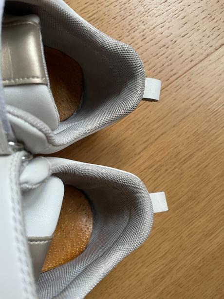 Kožené tenisky, baťa,35