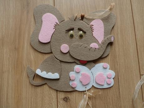 Závesná dekorácia do detskej izby - sloník,