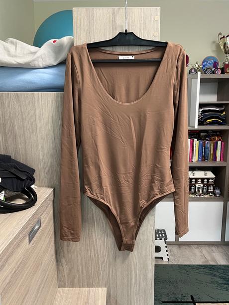 Hnedé polyamidové body, reserved,m