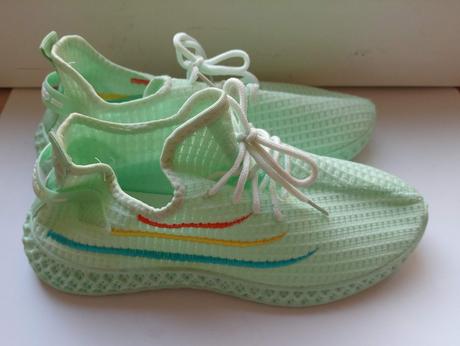 Látkové tenisky, 38