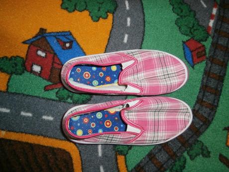 Dievčenské tenisky, 32