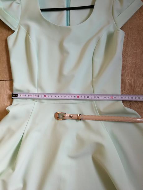 Šaty mentolovej farby, 36